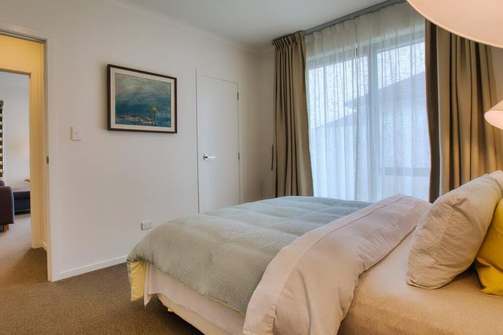 Cozy Retreat On Serene Street هاملتون المظهر الخارجي الصورة