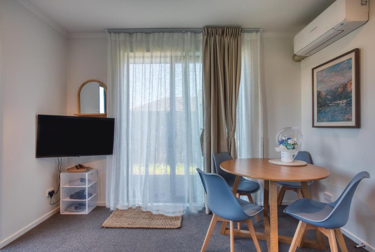 Cozy Retreat On Serene Street هاملتون المظهر الخارجي الصورة